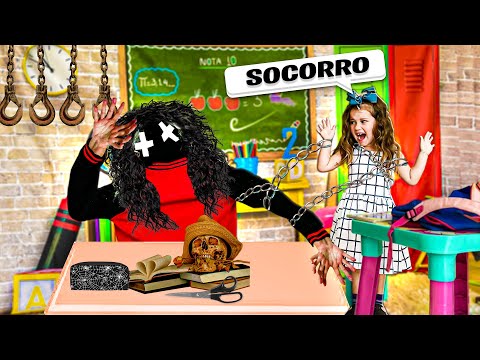 LAYRA FOI PARA ESCOLA E FICOU COM MEDO DA ALUNA ASSUSTADORA NA SALA DE AULA!