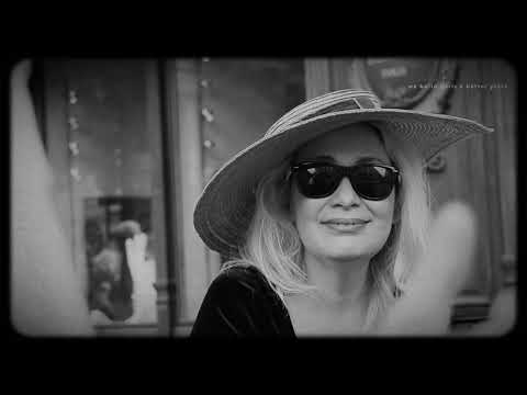 Monceau Park: Gentle Reflections