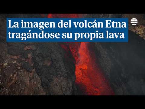 La inusual imatge del volcà Etna que sembla engolir la seva pròpia lava