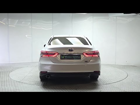 Toyota Camry Hybrid - Image 2