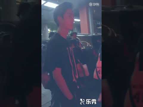 [Fancam] 180401 UNIQ Wang Yibo - after Day Day UP