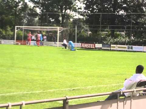 Jaap Jong zet De Zouaven op 1-0 tegen Goes