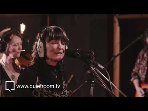 Quill : The Quiet Room Session - Whole Of The Moon