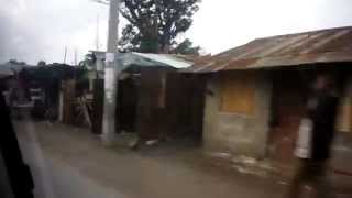 preview picture of video 'Fahrt durch Likoni Ukanda Road des Einwohner Viertel in Mombasa Stadt (Kenia) - Ghetto'