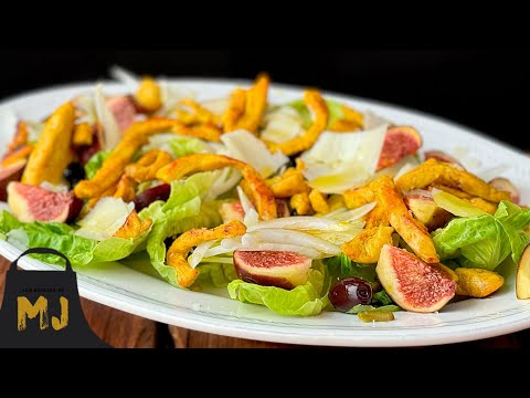 Ensalada de pollo con fruta y queso