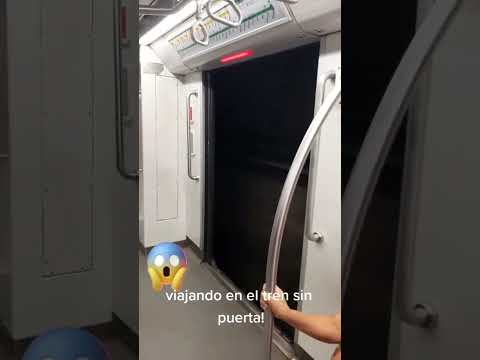 METRO SIN PUERTA 🙁 #chile #santiago