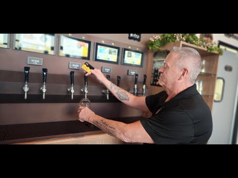 New Green Bay restaurant lets customers pour their own beer