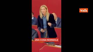 Silvia Salis in consiglio comunale legge gli insulti sessisti che riceve ogni giorno sui social