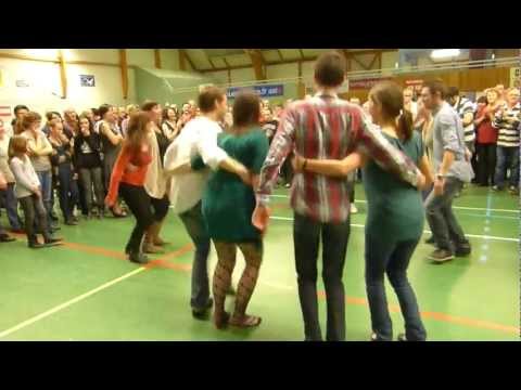 Avant-deux de Bazouges ( par Hanter-Vro ) fest noz de Ploeren 01/12/2012