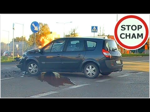 Wypadek na skrzyżowaniu w Częstochowie - auto stanęło w płomieniach #917 Wasze Filmy