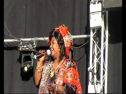 SOMALI  MUSIC  FADUMA QASSIM  FESTIVAL OSLO ( 3  )  IFTINFF.avi