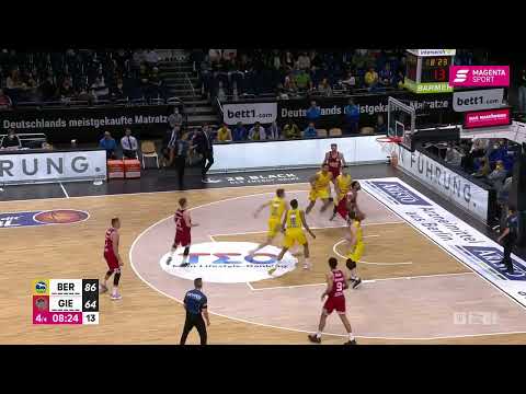 46ers-TV: Kilian Binapfl auf Phil Fayne II und der per Dunking