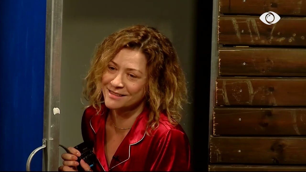 “Nuk të lë Ilnisa të flasësh me mua?”/ Egla i flet Meritonit, banori e injoron: Unë e bëra timen