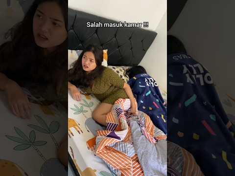 THE RISK OF HAVING TWIN WIVES 😂😂 #husbandandwife #funny #laugh #couples #viral #couplecomedy #twins