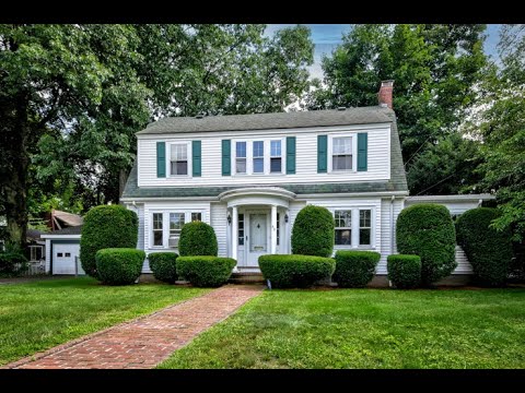 House for sale in Framingham, MA. 8 Room Colonial, 1,856 Sq. Ft, 3 Bedroom, 1.25 Baths, 2 Car Garage