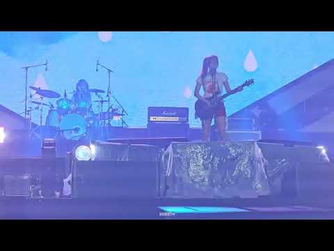 QWER 2026 Jumf '눈물참기(Dear)' 전주얼티밋뮤직페스티벌 260814 쵸단 시연 위주 직캠 4k by reBirth