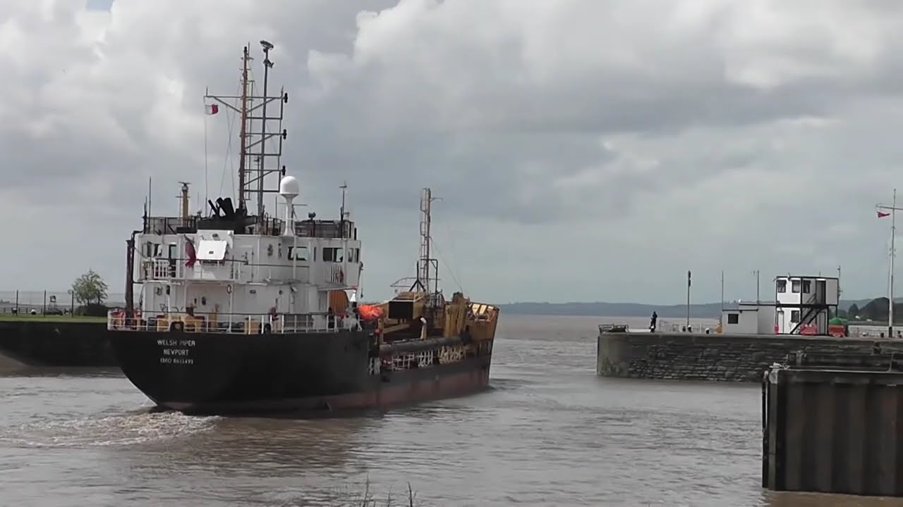 Welsh Piper - Out on Tide