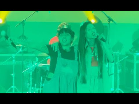 La farmakos & La Muchacha - Mero Voltaje (En Vivo Bogotá)