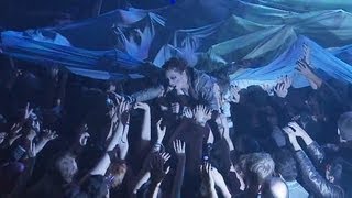 Amanda Palmer &amp; The Grand Theft Orchestra - Bottomfeeder (Live in London) | Moshcam