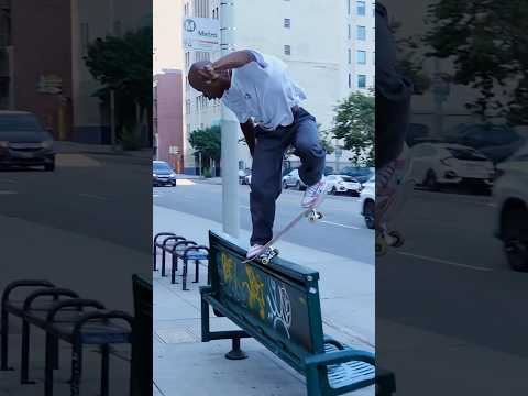 Dashawn Jordan made his mark on the bench with Backside overcook 🛹