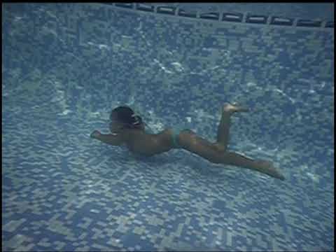 Человек амфибия вертинская в купальнике