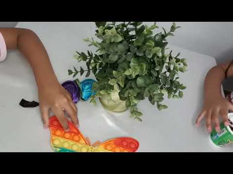 arissa and ariana is eating a chocolate😋