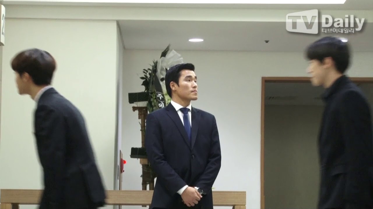 [TD영상] 소녀시대(Girls' Generation)-레드벨벳(Red Velvet)-방탄소년단(BTS) 등, 故 샤이니 종현(SHINee Jong hyun) 빈소 찾은 동료들