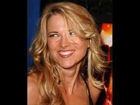 lucy lawless "Total Eclipse Of The Heart"
