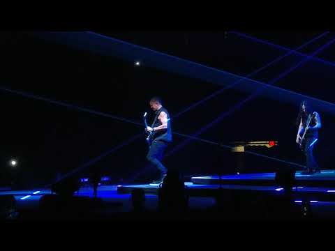 DISTURBED- Dan Donegan INCREDIBLE SOLO UP CLOSE 🤘