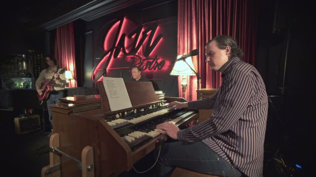 Promotional video thumbnail 2 for Eclectic Keys On The Go