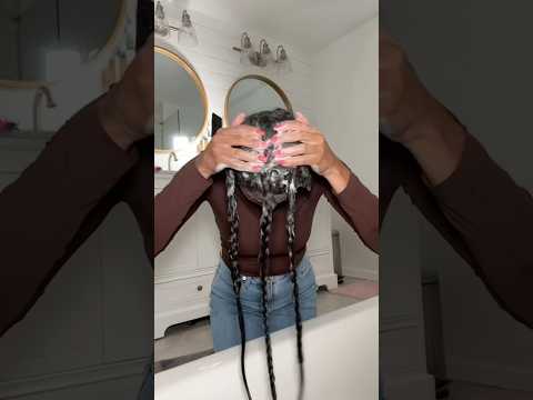 this wash turns straight hair curly they said!! 💦😱