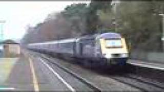 preview picture of video 'First Great Western HST at Goring & Streatley'