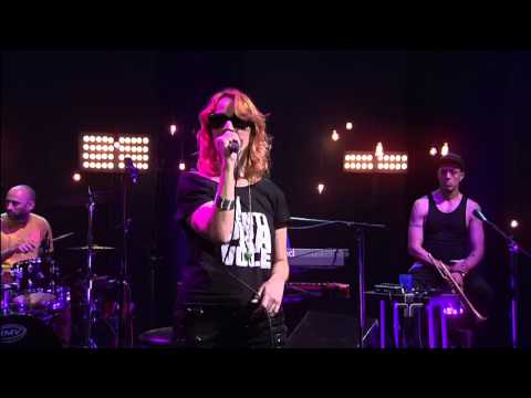 Vela e Navalha, por Karina Buhr