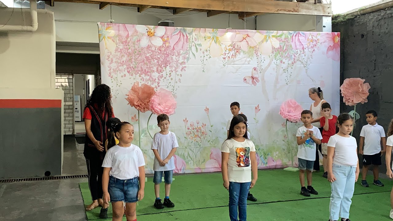 EU ACHO QUE PIREI “ APRESENTAÇÃO DO DIA DAS MÃES “ BENÍCIO COLÉGIO AUWARTER