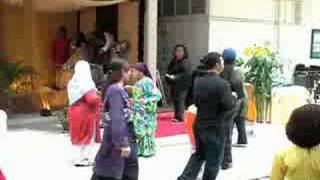 Download lagu abang roni mp3