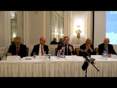 Panel-Gespräch zu "Entnationalisierung des Geldes" und weitere Themen