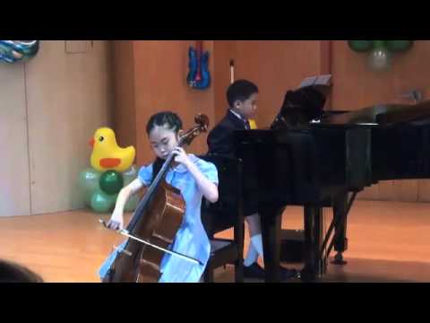 Veronica Huang's 1st.Cello Performance.
