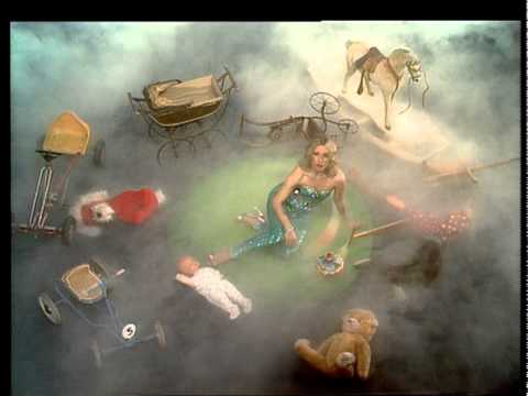 TOPPOP: Bonnie St. Claire - Bonnie, Kom Je Buiten Spelen