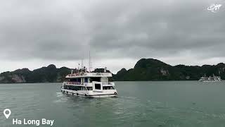 Ha Long Bay on rain day.