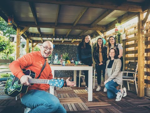 MARATHONRADIO: DJ Brahim verrast jarige Zoë