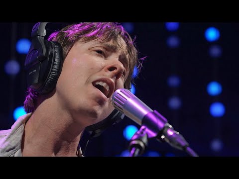 Hand Habits - Bluebird Of Happiness (Live on KEXP)