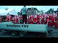 Kerstmannen hollen en rollen door Hilversum met Santa Run