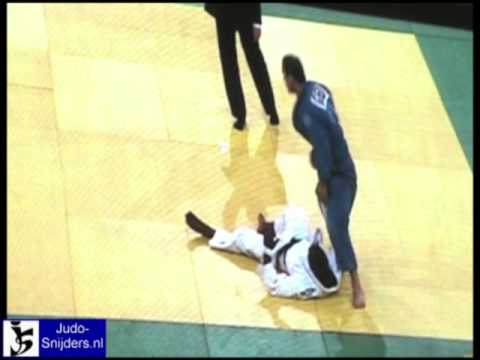 Judo 2009 Paris: Stiklauri (GEO) - Kinapeya (CIV) [-81kg].