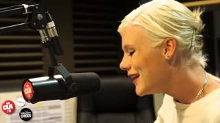 Trixie Whitley - Gradual Return - Session Acoustique OÜI FM