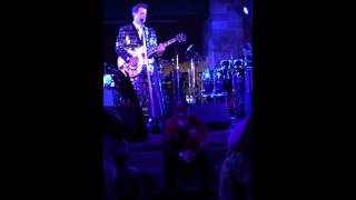 Chris Isaak 2015, Running Down