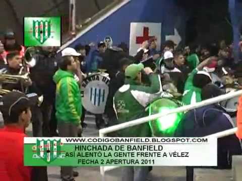 "Hinchada de Banfield: Así alentó la gente al equipo frente a Vélez Sarsfield 15/08/11" Barra: La Banda del Sur • Club: Banfield • País: Argentina