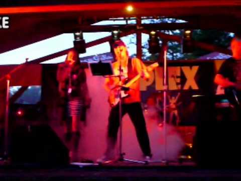 B-Komplex - Koncert (Salaš Partizánske jún 2011)