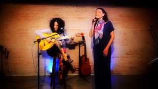 Cris Aflalo | Bia Nascimento - Um Tom (Caetano Veloso)