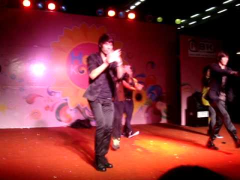 AorT@ Cover BEAST Hello[23April2011]@MBK - Part 1/4 [Soom+Shock]