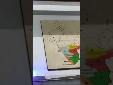 Wooden puzzle maps